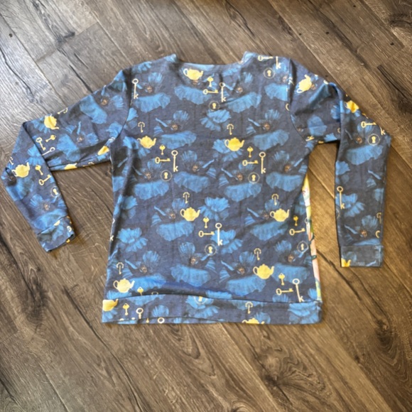 Disney Alice in Wonderland Print Long Sleeve - Picture 7 of 8